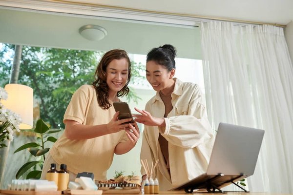 Can Haptic Feedback Gloves Enhance the Realism of Virtual Musical Instrument Training?